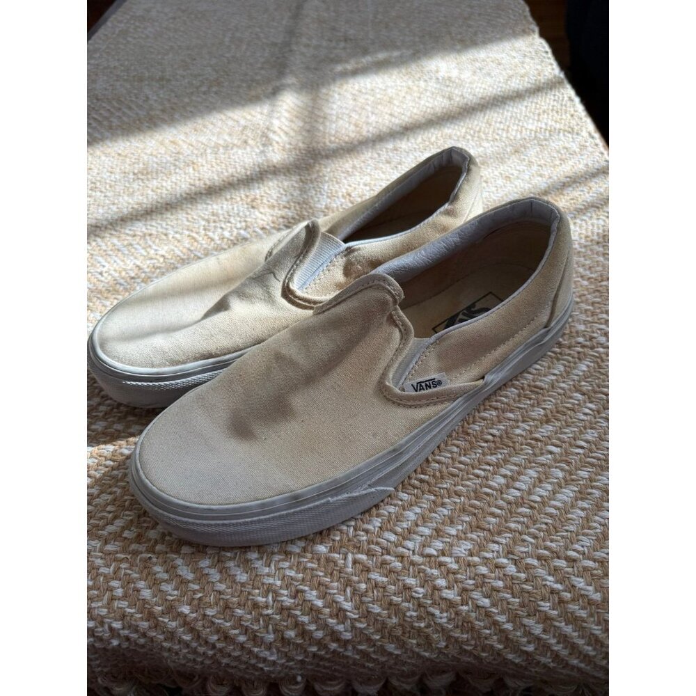 Vans men’s size 6 women’s size 7.5 cream flats